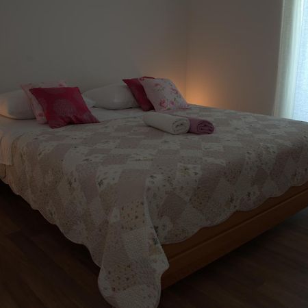 Apartments Rogulj 로고즈니차 외부 사진