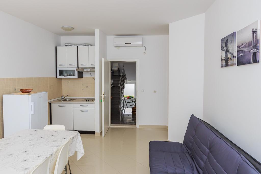 Apartments Rogulj 로고즈니차 객실 사진