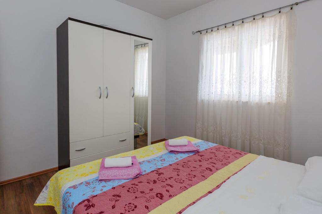 Apartments Rogulj 로고즈니차 객실 사진