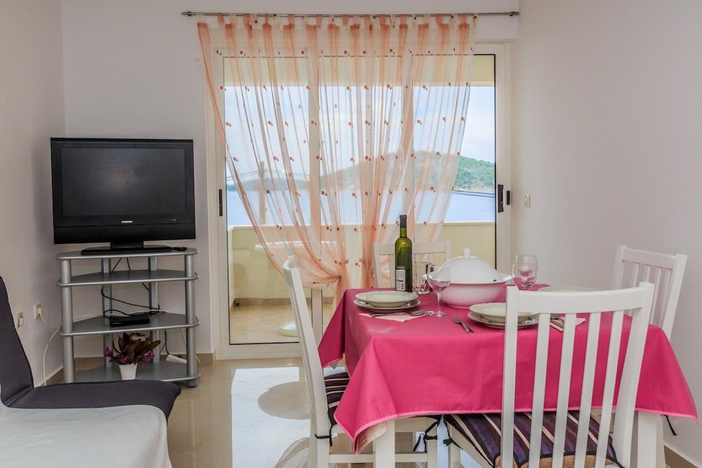 Apartments Rogulj 로고즈니차 객실 사진